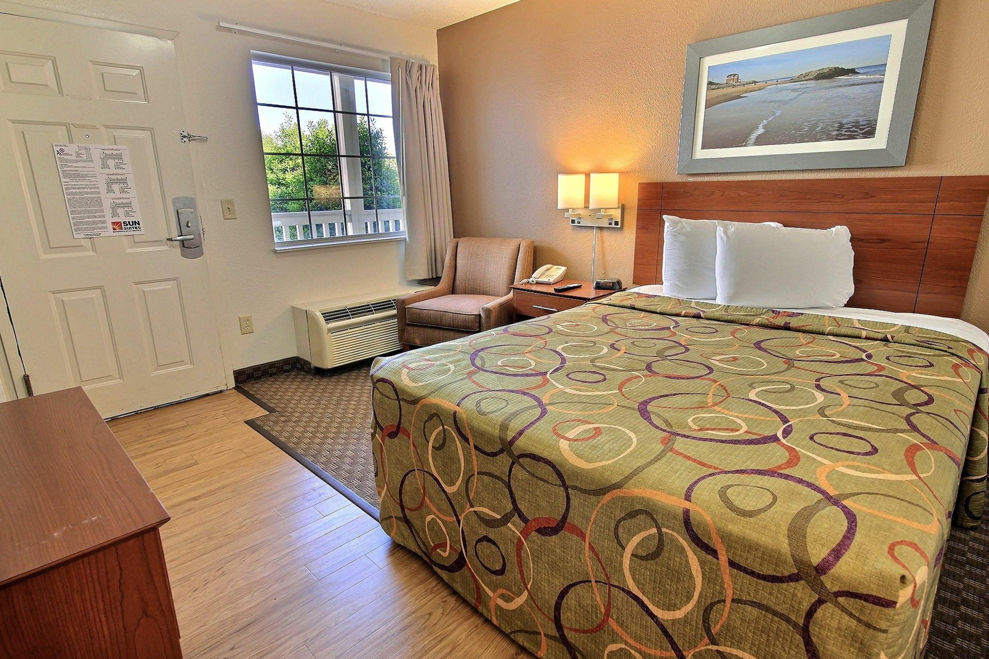 Sun Suites Of 체서피크 외부 사진